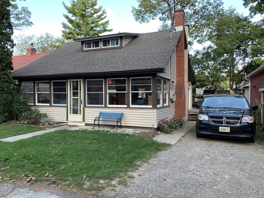 Big DECK cottage | 21 Woodward Ave, Grand Bend, ON N0M 1T0, Canada | Phone: (416) 420-4956