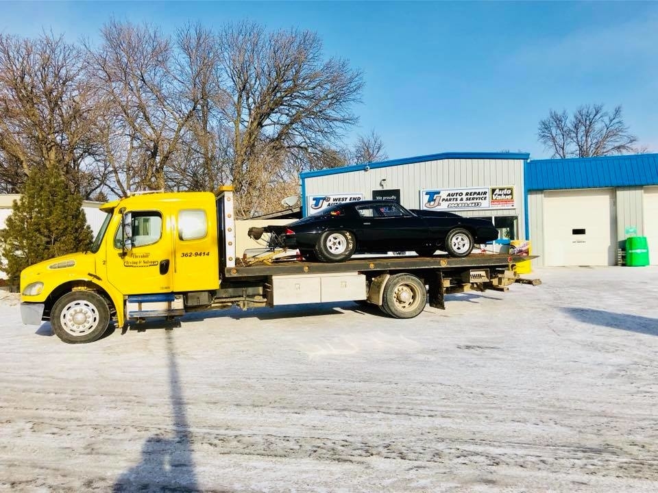 Morden Towing and Salvage | 421 9 St S, Morden, MB R6M 1Y4, Canada | Phone: (204) 362-9414