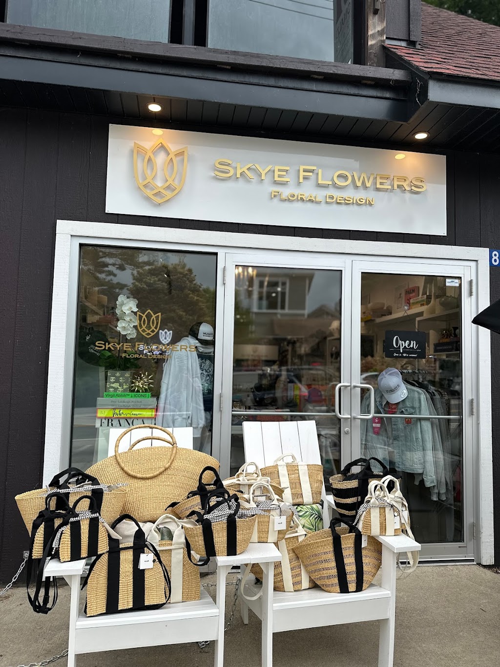 Skye Flowers | 84 Joseph St, Port Carling, ON P0B 1J0, Canada | Phone: (416) 953-6401