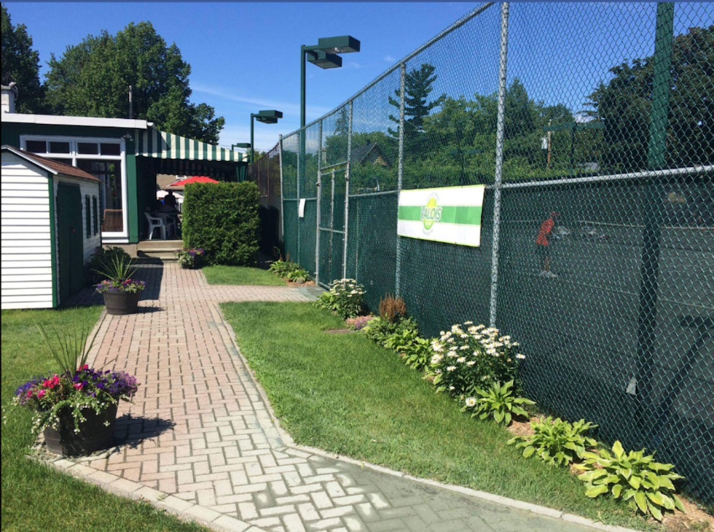 Club de Tennis Valois Tennis Club | 99 Av. Queen, Pointe-Claire, QC H9R 4G5, Canada | Phone: (514) 630-1302