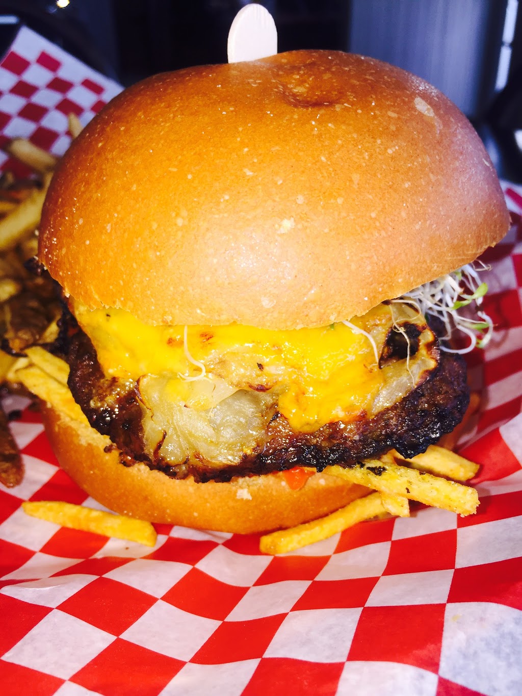 Little Louies Burger Joint & Soupery | 234 Clyde Rd, Cambridge, ON N1R 1L2, Canada | Phone: (519) 623-8500