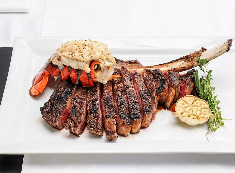 17 Steakhouse & Bar | 5165 Dixie Rd, Mississauga, ON L4W 4G1, Canada | Phone: (905) 614-1701