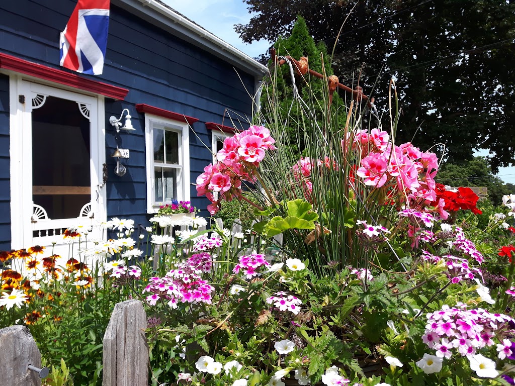 Holdsworth House B & B | 36 Carleton St, Digby, NS B0V 1A0, Canada | Phone: (902) 245-5252