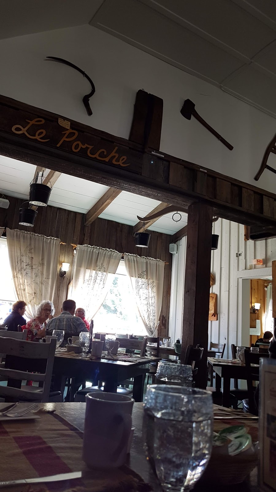 Restaurant La Boustifaille | 547 Avenue de Gaspé E, Saint-Jean-Port-Joli, QC G0R 3G0, Canada | Phone: (418) 598-3061