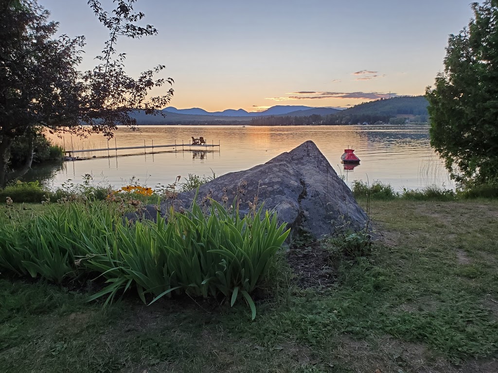 Gîte Au Ptit Paradis | 7 Chemin Lavoie, Saint-Aimé-des-Lacs, QC G0T 1S0, Canada | Phone: (418) 439-3177