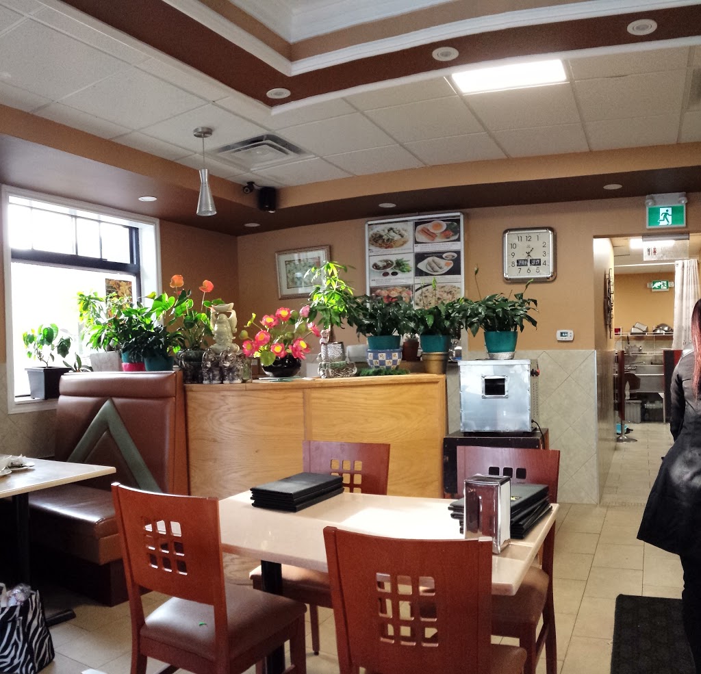 Royal Noodle Restaurant | 883 Jane St, York, ON M6N 4C4, Canada | Phone: (416) 762-9888