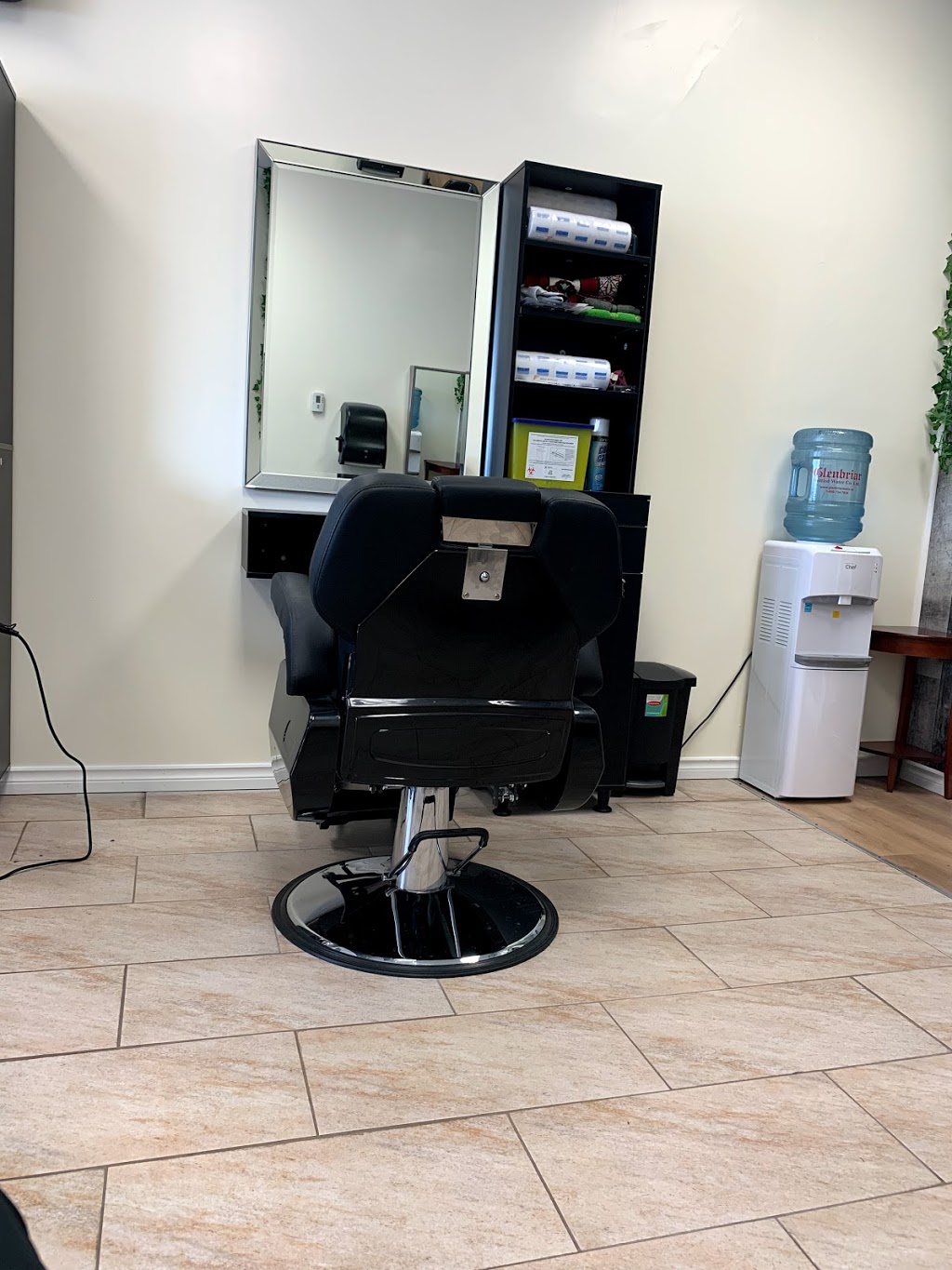 Wissam barber shop | 474 Albert St, Waterloo, ON N2L 3V4, Canada | Phone: (519) 998-3007