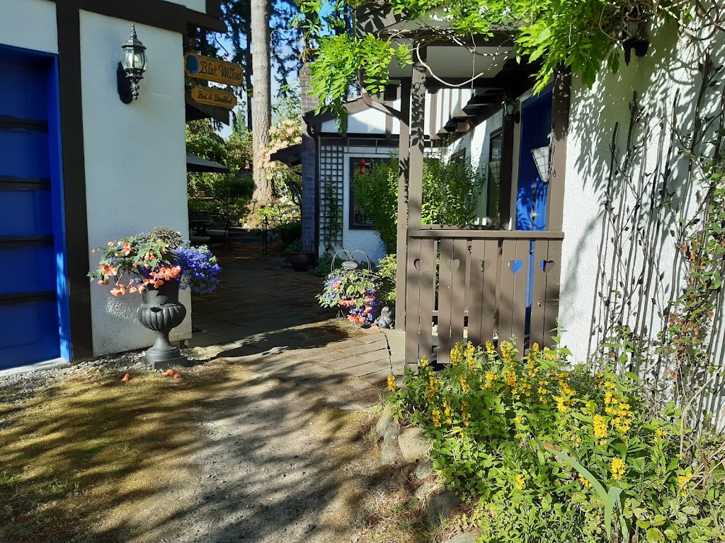 Blue Willow Guest House | 524 Quatna Rd, Qualicum Beach, BC V9K 1B4, Canada | Phone: (250) 752-9052