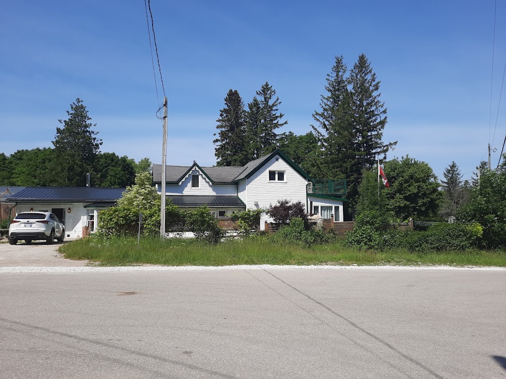 The Lions Lighthouse Cottage | 23 Mill St, Lions Head, ON N0H 1W0, Canada | Phone: (519) 835-6620