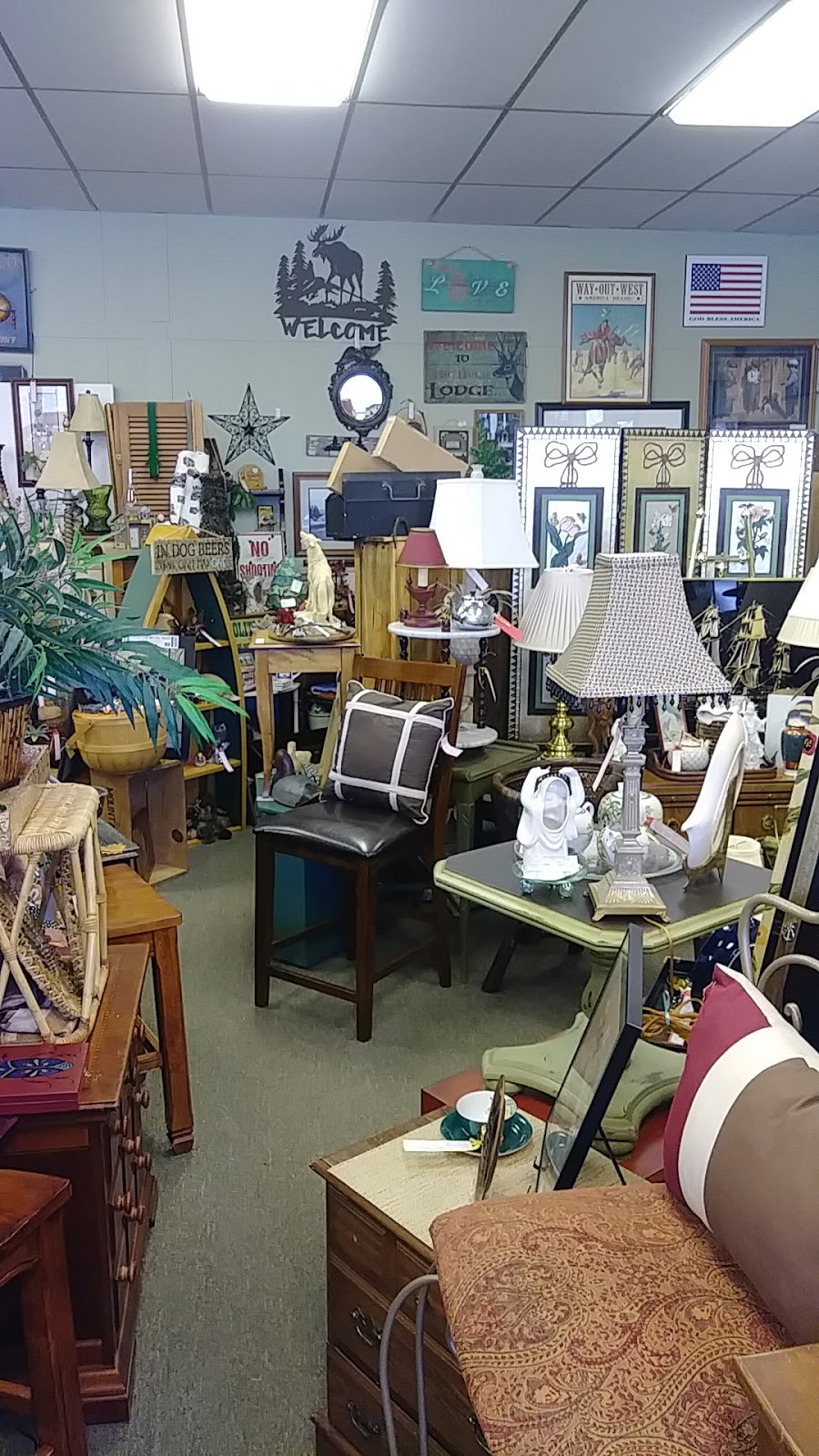 Ditto Consignments & Design | 37017 Green St, New Baltimore, MI 48047, USA | Phone: (586) 716-9400