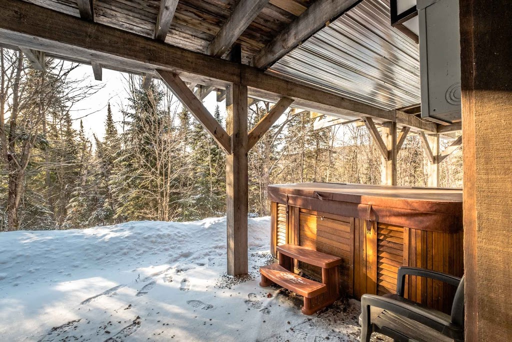 RCNT Chalet #58 | 50 Des, Chemin des Pruches, Lac-Supérieur, QC J0T 1P0, Canada | Phone: (844) 370-0257