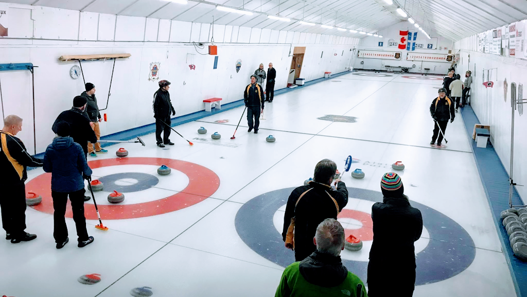 Otterburn Legion and Curling Club | 318 Rue Connaught, Otterburn Park, QC J3H 1J1, Canada | Phone: (450) 467-0881