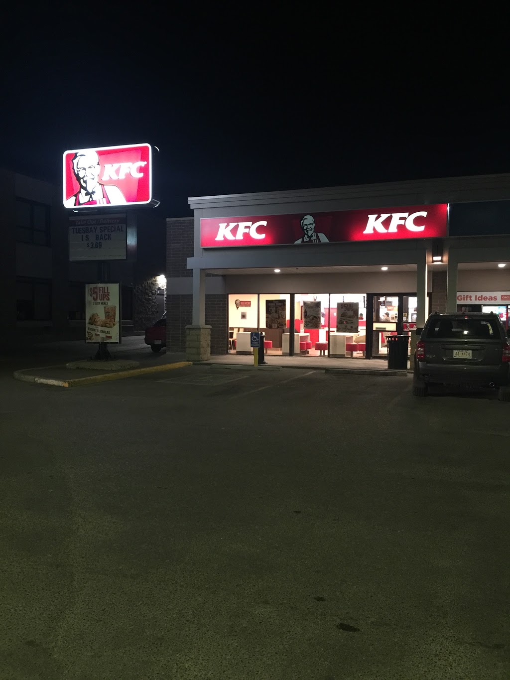 KFC | 11440 Braeside Dr SW #2, Calgary, AB T2W 4X8, Canada | Phone: (403) 281-0100