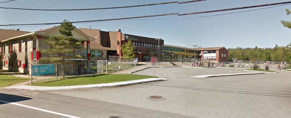 École Alfred-DesRochers | 7282 QC-220, Sherbrooke, QC J1R 0K5, Canada | Phone: (819) 822-5680