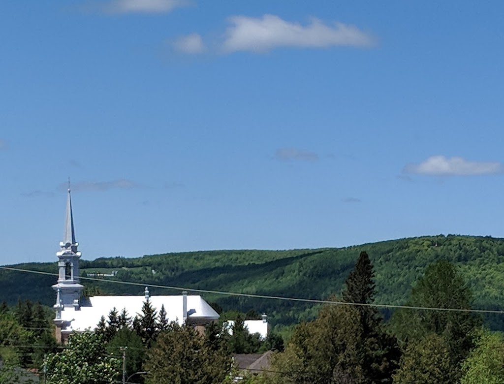 Église Saint-Éleuthère (1910) | 1904 Rue St Vallier, Pohénégamook, QC G0L 1J0, Canada | Phone: (418) 862-2805 ext. 350