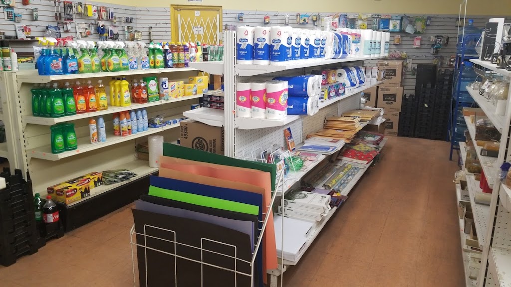 Mom & Dads Variety Store | 833 Westlock Rd, Mississauga, ON L5C 1K7, Canada | Phone: (905) 615-9175