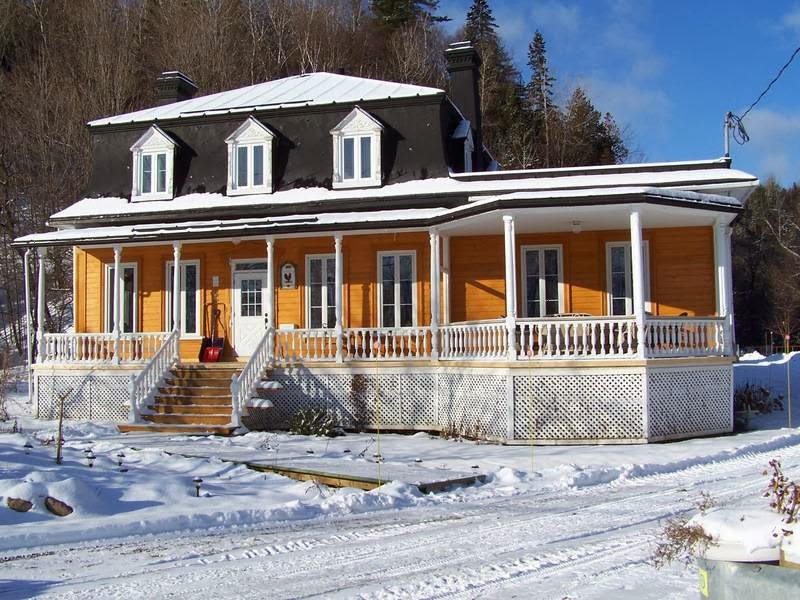 Auberge Du Sault-A-La-Puce | 8365 Ave Royale, Château-Richer, QC G0A 1N0, Canada | Phone: (418) 824-5659