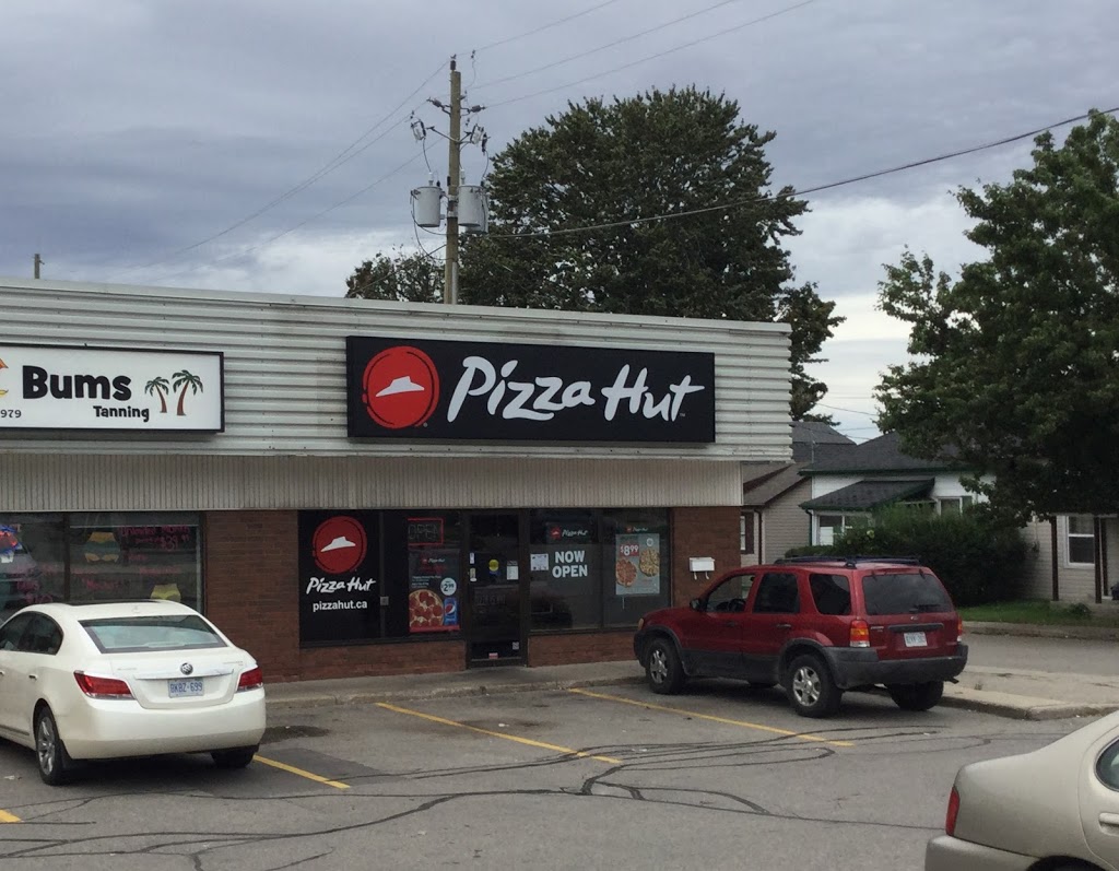 Pizza Hut | 882 Dundas St, Woodstock, ON N4S 1G7, Canada | Phone: (519) 539-8157