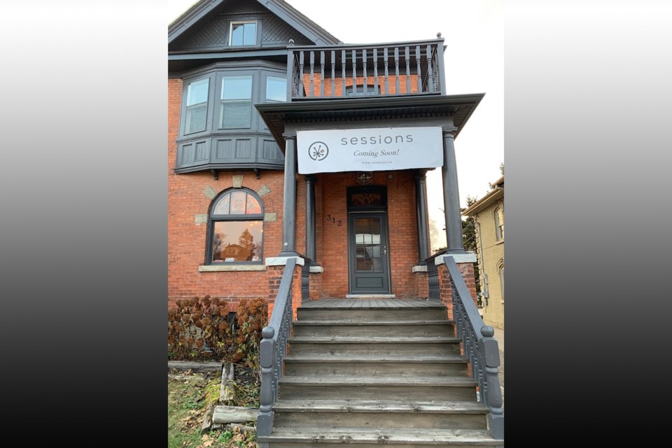 Sessions Cannabis Collingwood | 312 Hurontario St, Collingwood, ON L9Y 2M3, Canada | Phone: (705) 445-7374