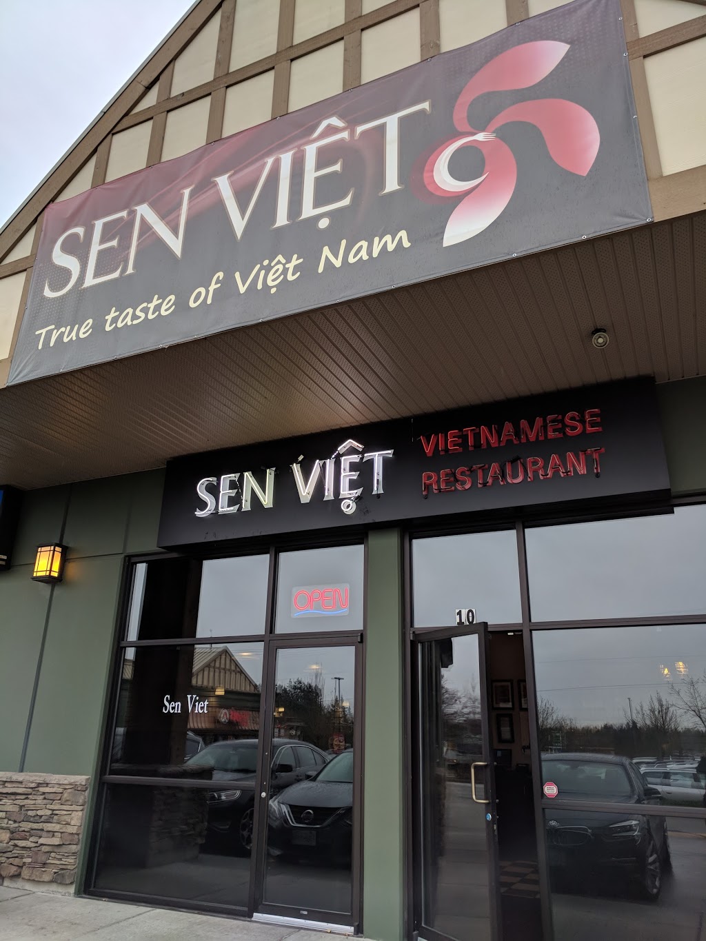 Naomi Vietnamese Restaurant | 8590 200 St #10, Langley City, BC V2Y 2B9, Canada | Phone: (604) 888-7778