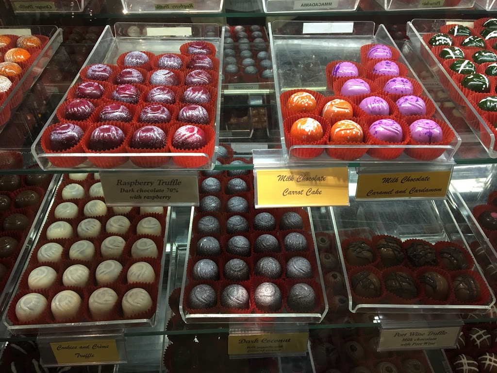 The Chocolate Messenger | 1645 Bayview Ave, East York, ON M4G 3C1, Canada | Phone: (416) 488-1414