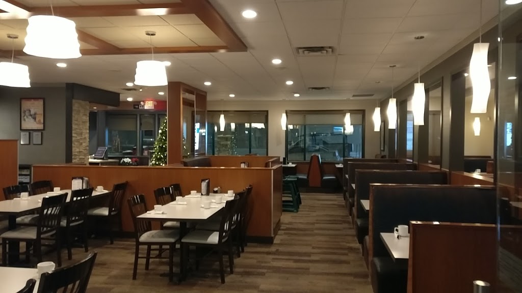 Smittys Restaurant Regent | 1512 Regent Ave W, Winnipeg, MB R2C 3B4, Canada | Phone: (204) 661-6191