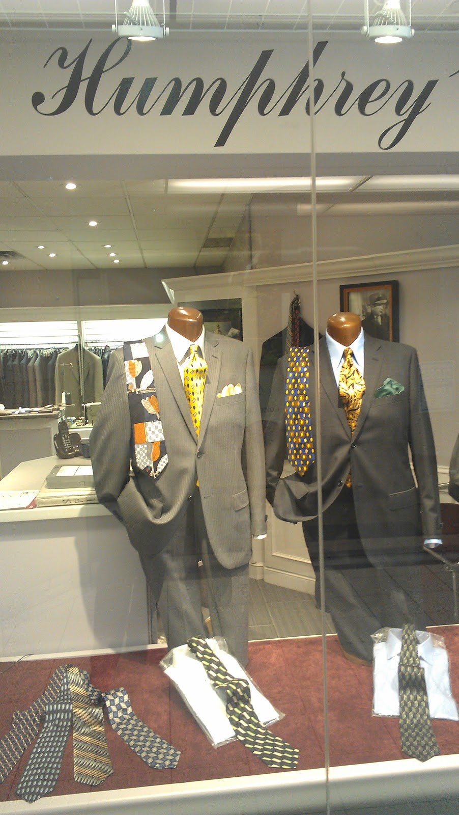 Humphreys Tailor | 4 Ridgefield Crescent, Maple, ON L6A 1J8, Canada | Phone: (416) 214-0981