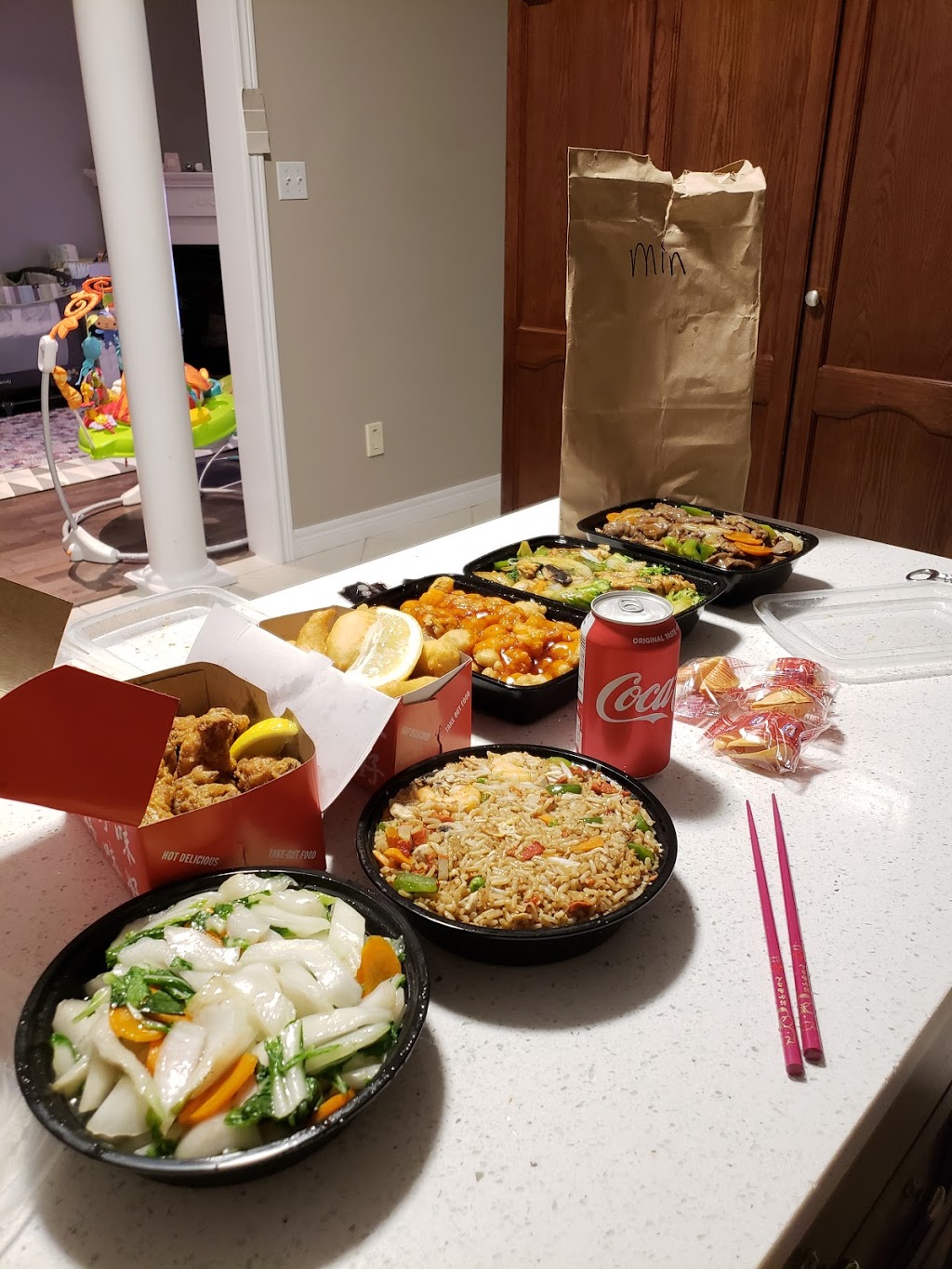 Lucky Chinese Food Takeout | 919 Upper Paradise Rd, Hamilton, ON L9B 2M9, Canada | Phone: (905) 389-2828