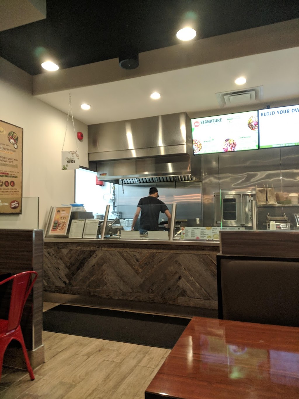 Mucho Burrito Fresh Mexican Grill | 223 North Service Rd W, Oakville, ON L6M 2G2, Canada | Phone: (905) 338-2002