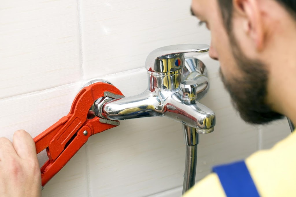 Expert Plumber Abbotsford | BB, 2494 Clearbrook Rd Ste 102, Unit# 8, Abbotsford, BC V2T 2Y2, Canada | Phone: (604) 337-2257