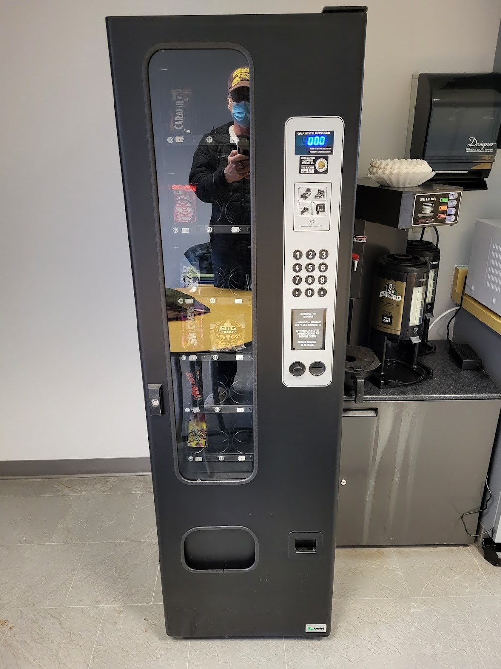 Flash Vending | 90 Edenvale Dr Unit 256, Kanata, ON K2K 3N8, Canada | Phone: (613) 286-1613