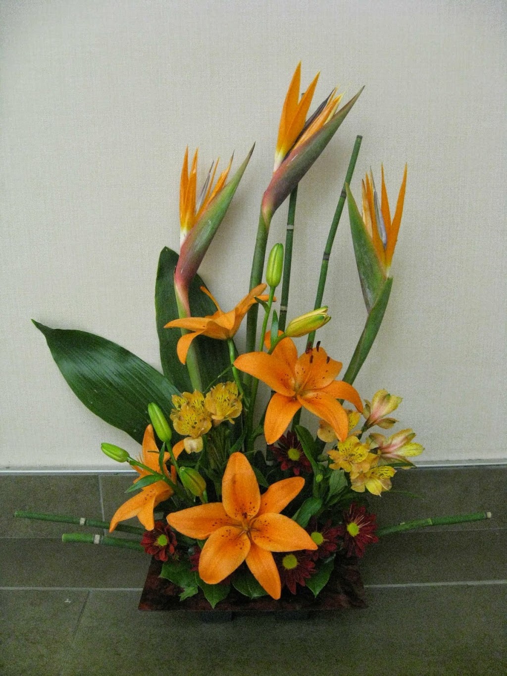 Bayshore Flowers | 100 Bayshore Dr, Nepean, ON K2B 8C1, Canada | Phone: (613) 828-6633