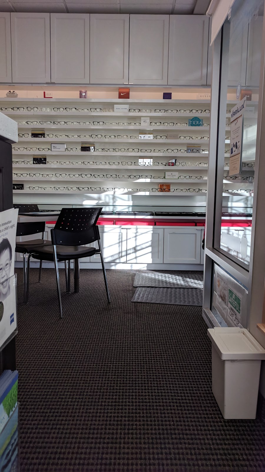 iSight Family Eye Care | 1065 Canadian Pl #108, Mississauga, ON L4W 0C2, Canada | Phone: (905) 238-8840