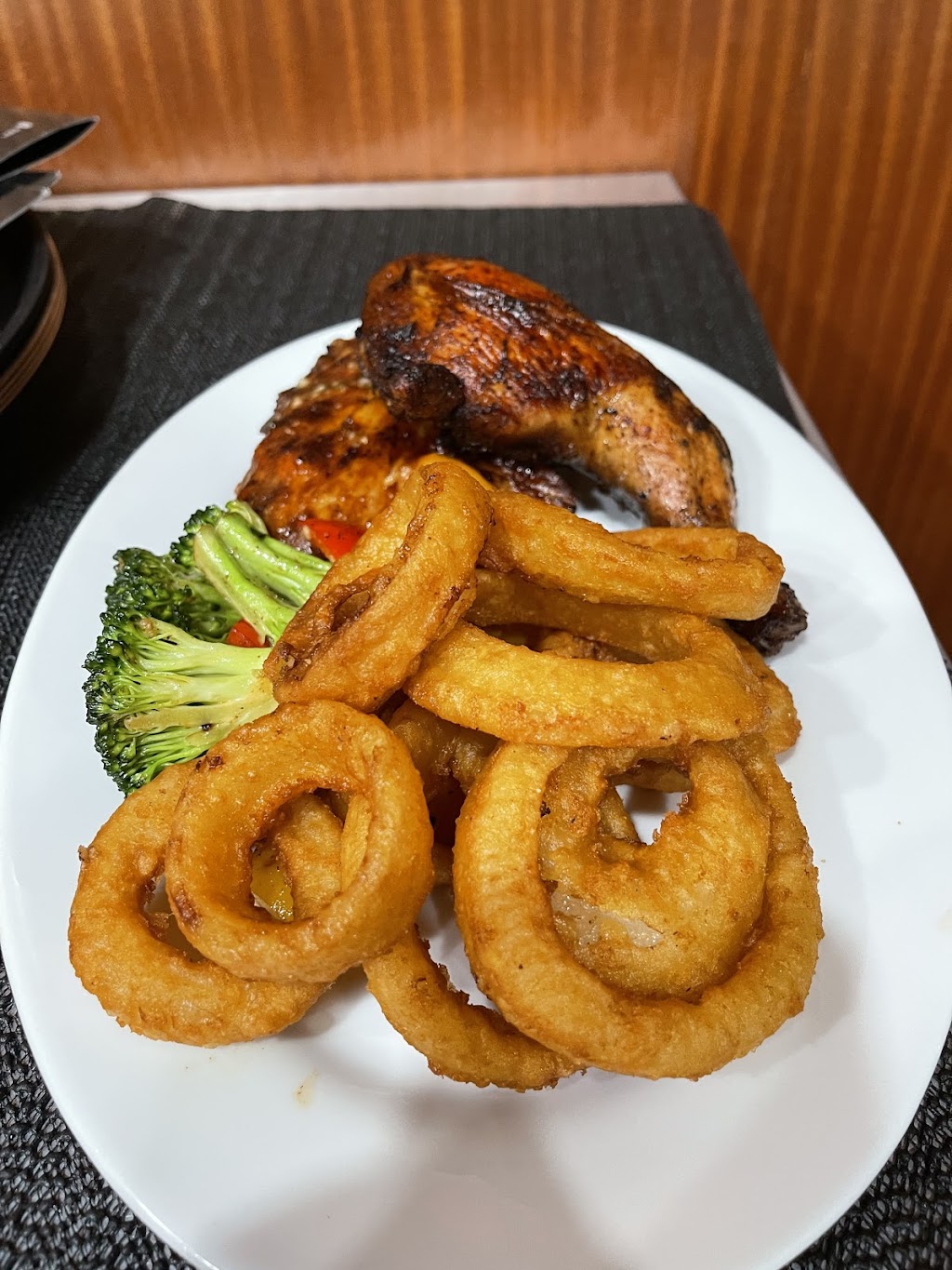 Selasi’s Grill | 8604 112 Ave NW, Edmonton, AB T5G 0H5, Canada | Phone: (780) 474-3554