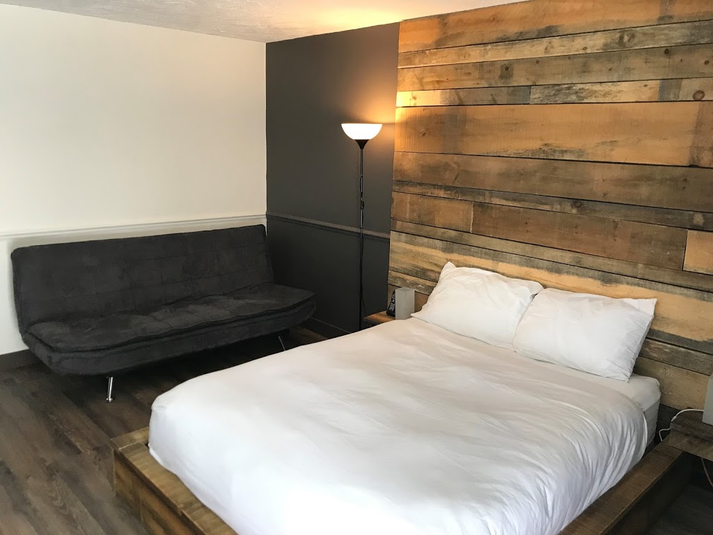 Motel Panoramik | 280 Rue Séraphin, Sainte-Adèle, QC J8B 2G4, Canada | Phone: (450) 229-2680