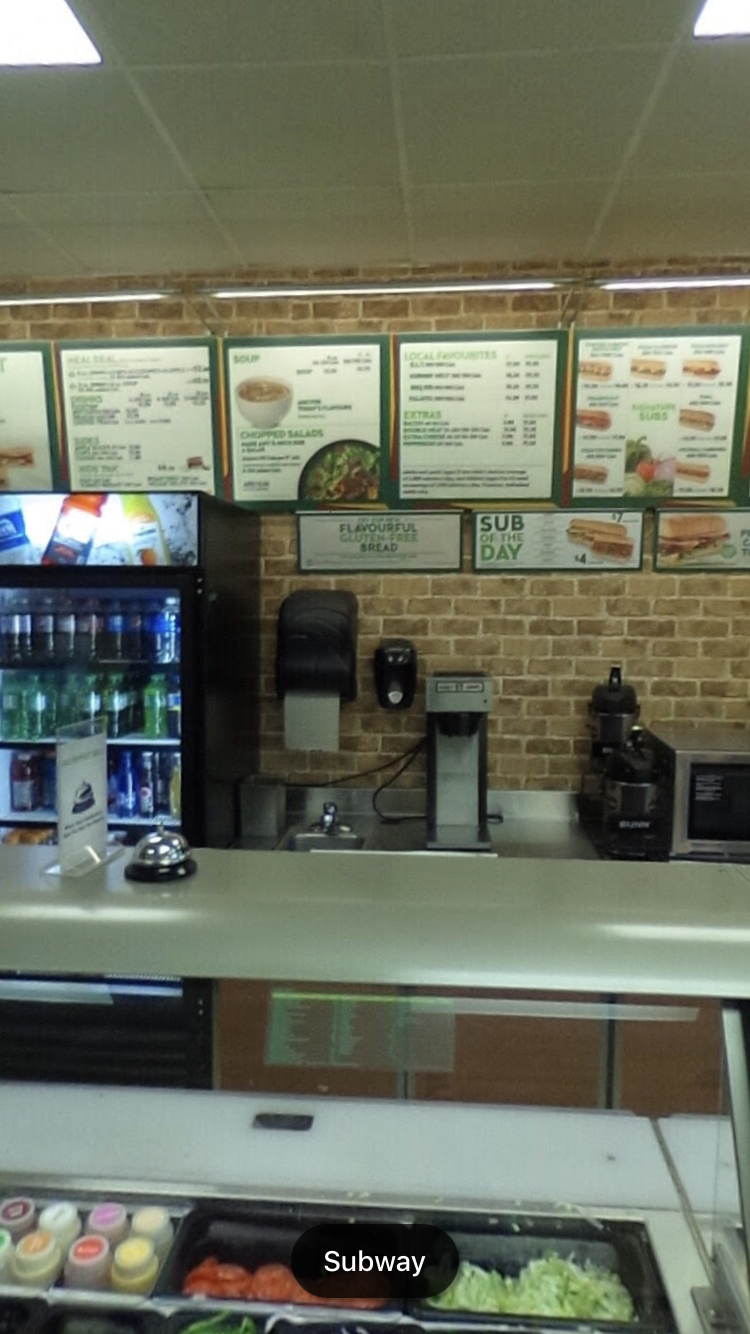 Subway | 645 Lakeshore Rd E, Mississauga, ON L5G 5J1, Canada | Phone: (905) 274-1169