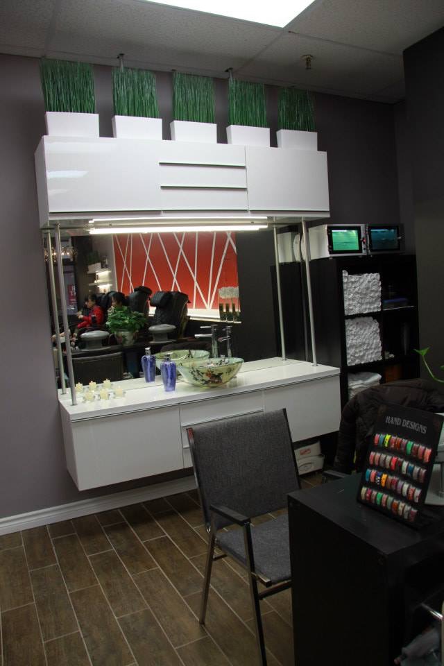 Cutting Edge Nail Salon | 640 Mohawk Rd W, Hamilton, ON L9C 1X6, Canada | Phone: (905) 296-8943