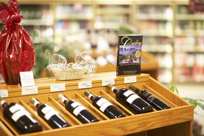 Beach Gardens Beer & Wine Store | 102-7074 Westminster St, Powell River, BC V8A 1C5, Canada | Phone: (604) 485-4723