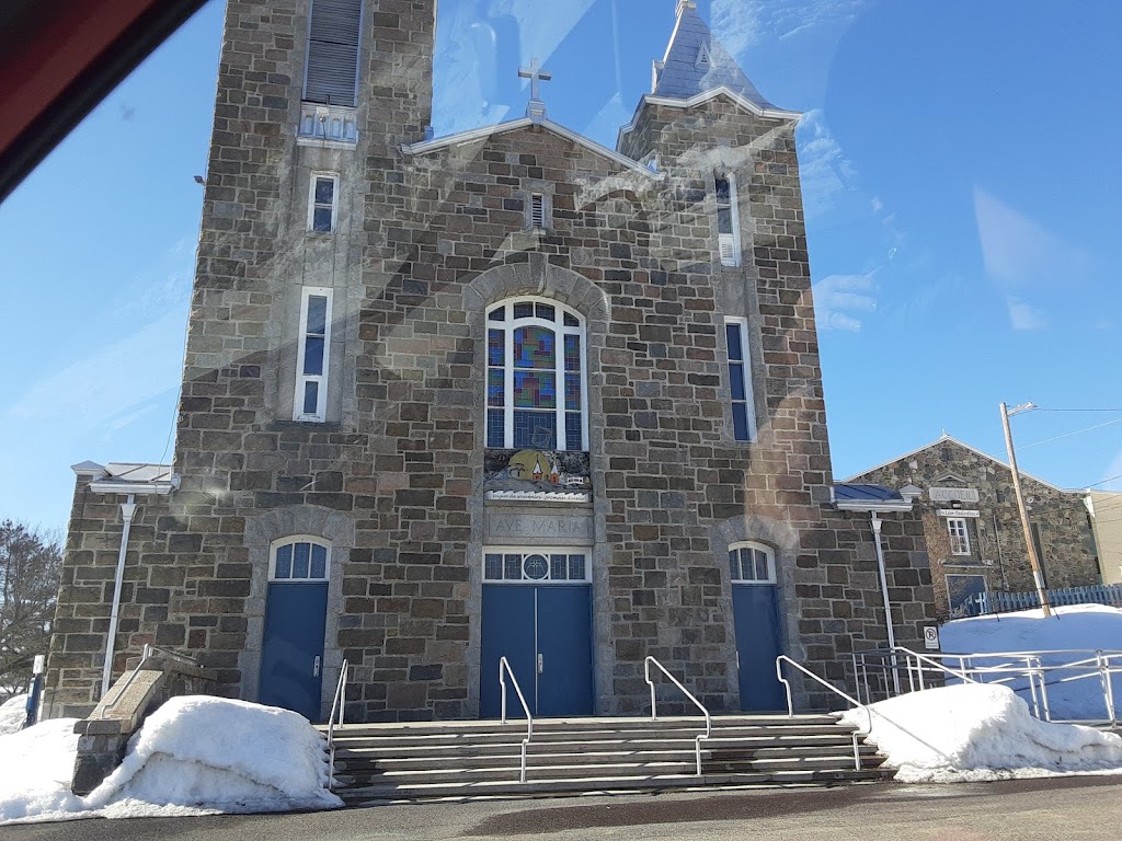 Église catholique Marie-Médiatrice dEstcourt | 1250 Chem. Guérette, Pohénégamook, QC G0L 1B0, Canada | Phone: (418) 862-2805 ext. 360