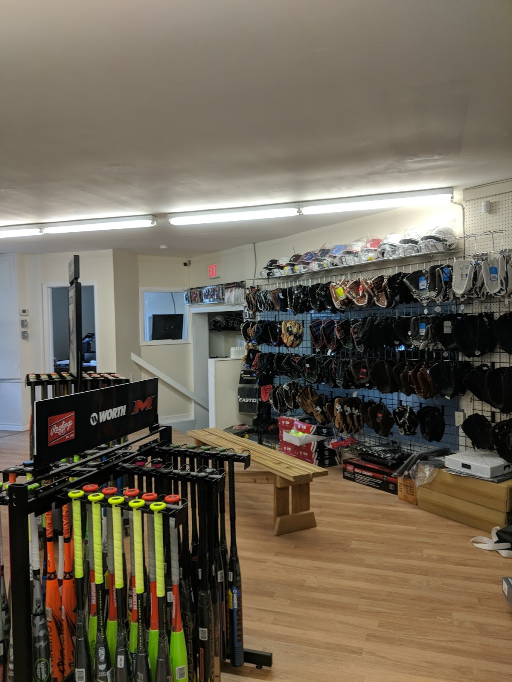 Smash It Sports Canada Stores | 20 Monteith Ave, Stratford, ON N5A 2P4, Canada | Phone: (888) 219-6268