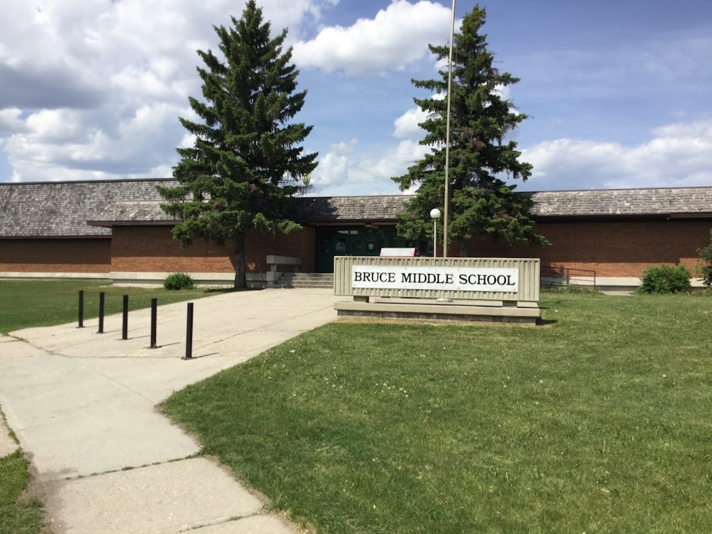 Bruce Middle School | 333 Booth Dr, Winnipeg, MB R3J 3M8, Canada | Phone: (204) 888-1990