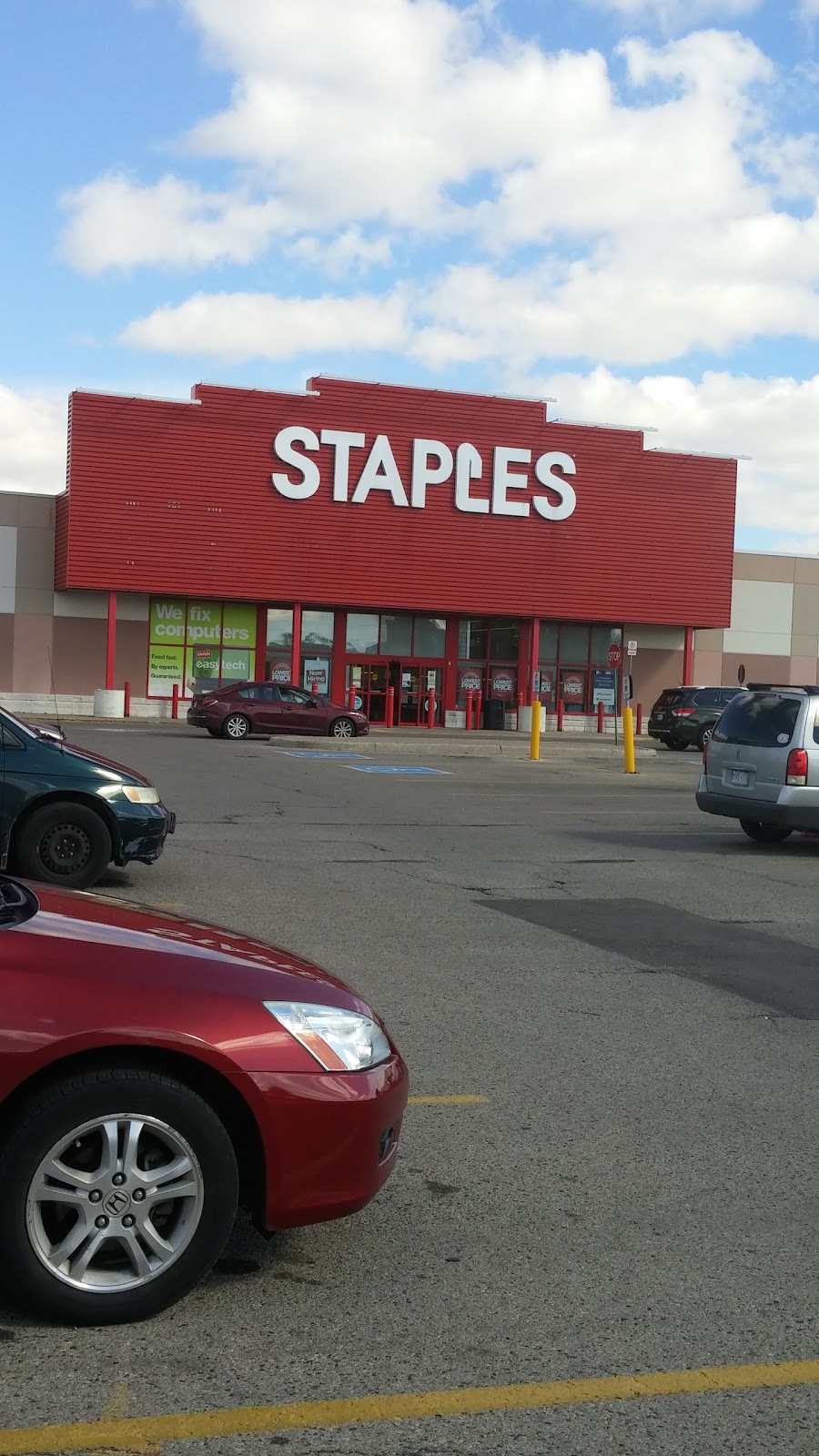 Staples Dundas | 1925 Dundas St, London, ON N5V 1P7, Canada | Phone: (519) 659-3428