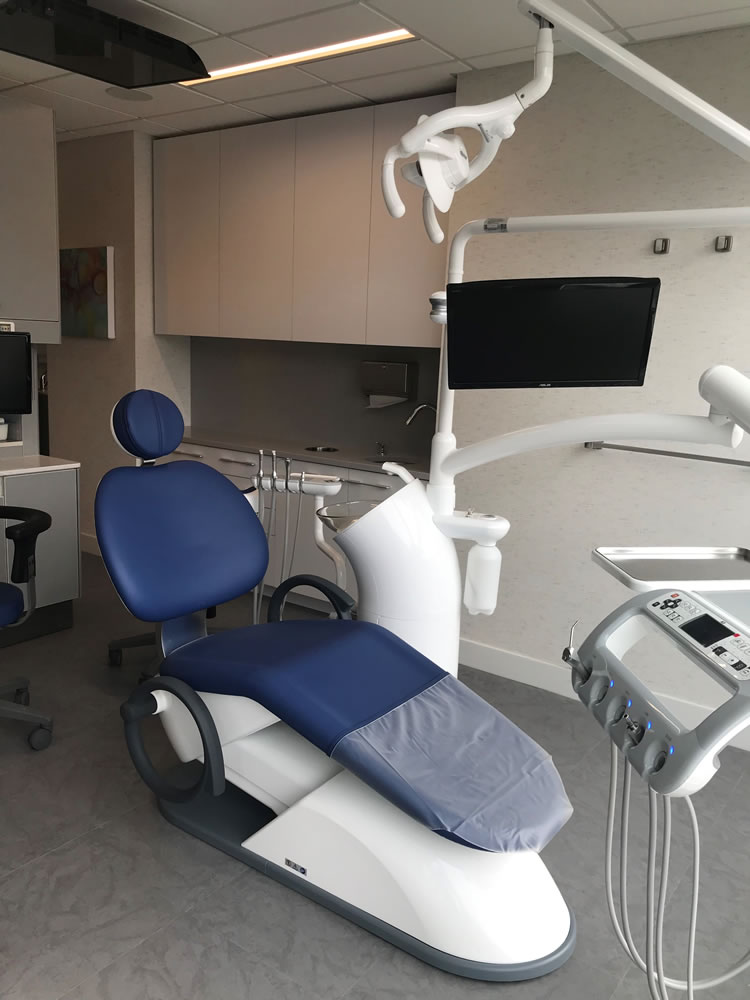 Campus Dentists | 5958 Webber Ln Unit 4, Vancouver, BC V6S 0J9, Canada | Phone: (604) 559-5781