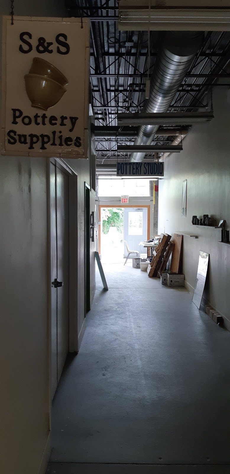 S & S Pottery Supplies | 141 Whitney Pl, Kitchener, ON N2G 2X8, Canada | Phone: (519) 743-4252