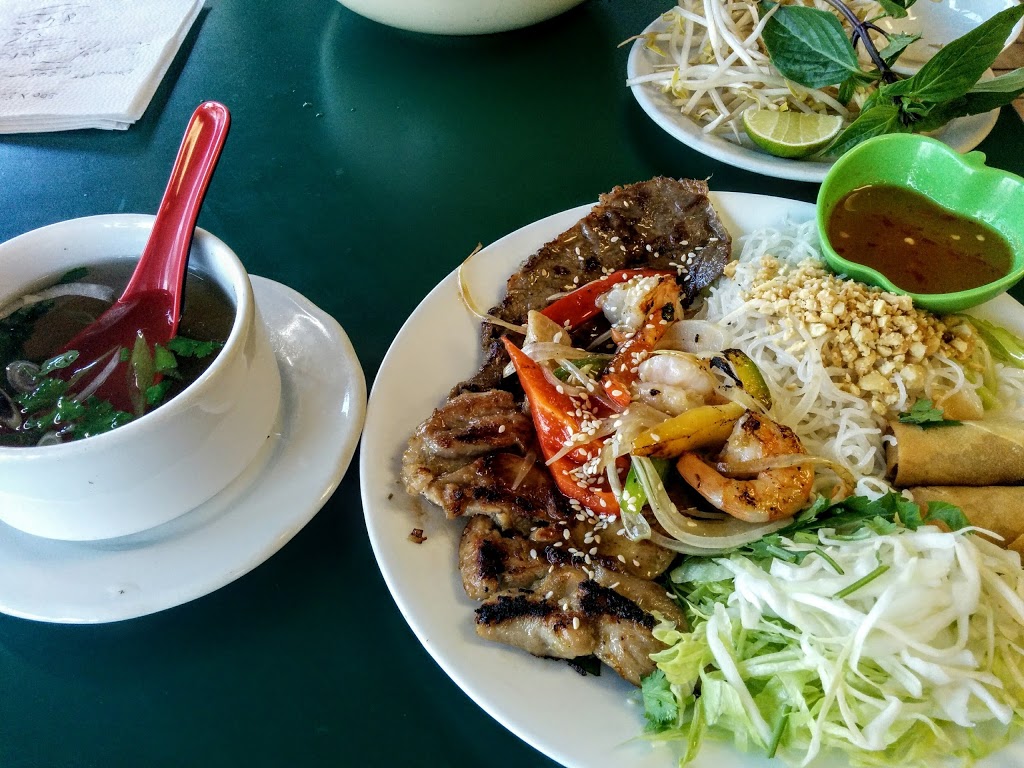 Viet Thai Basil Restaurant | 67 Brant Ave, Brantford, ON N3T 3G6, Canada | Phone: (519) 304-7333