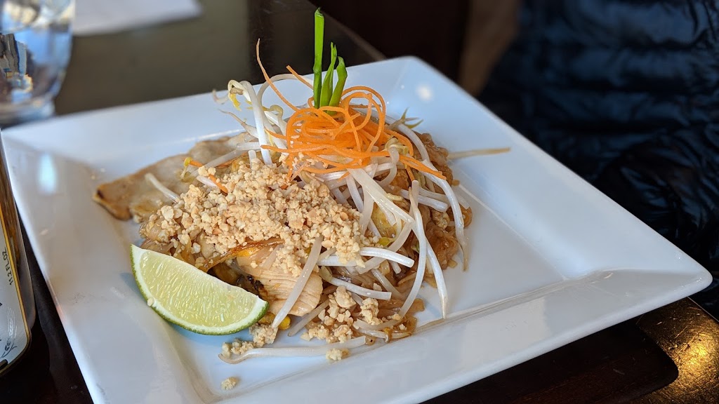 Thai House Cuisine | 2213 Queen St E, Toronto, ON M4E 1E8, Canada | Phone: (416) 686-8541