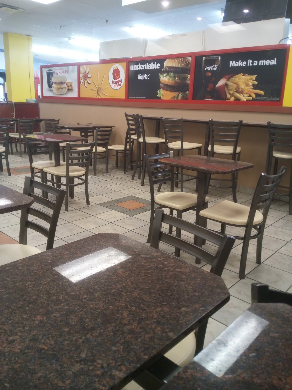 McDonalds | 1661 Hunt Club Rd, Ottawa, ON K1T 3Z3, Canada | Phone: (613) 249-9028