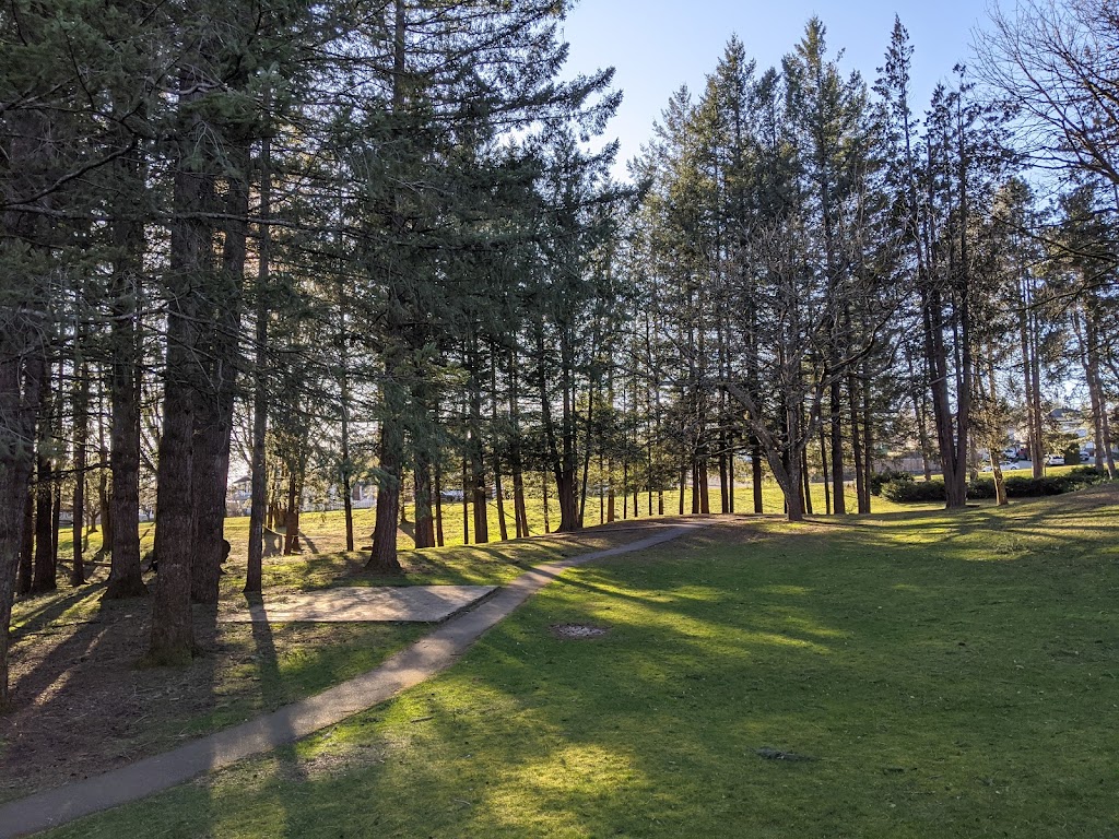 Centennial Park Disc Golf Course | Taulbut St, Mission, BC V2V, Canada | Phone: (604) 557-3447