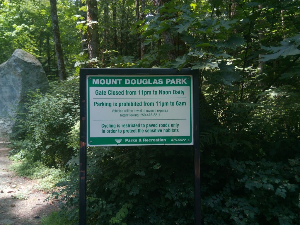 Mount Douglas Parking Lot | Churchill Dr, Victoria, BC V8N 3C9, Canada