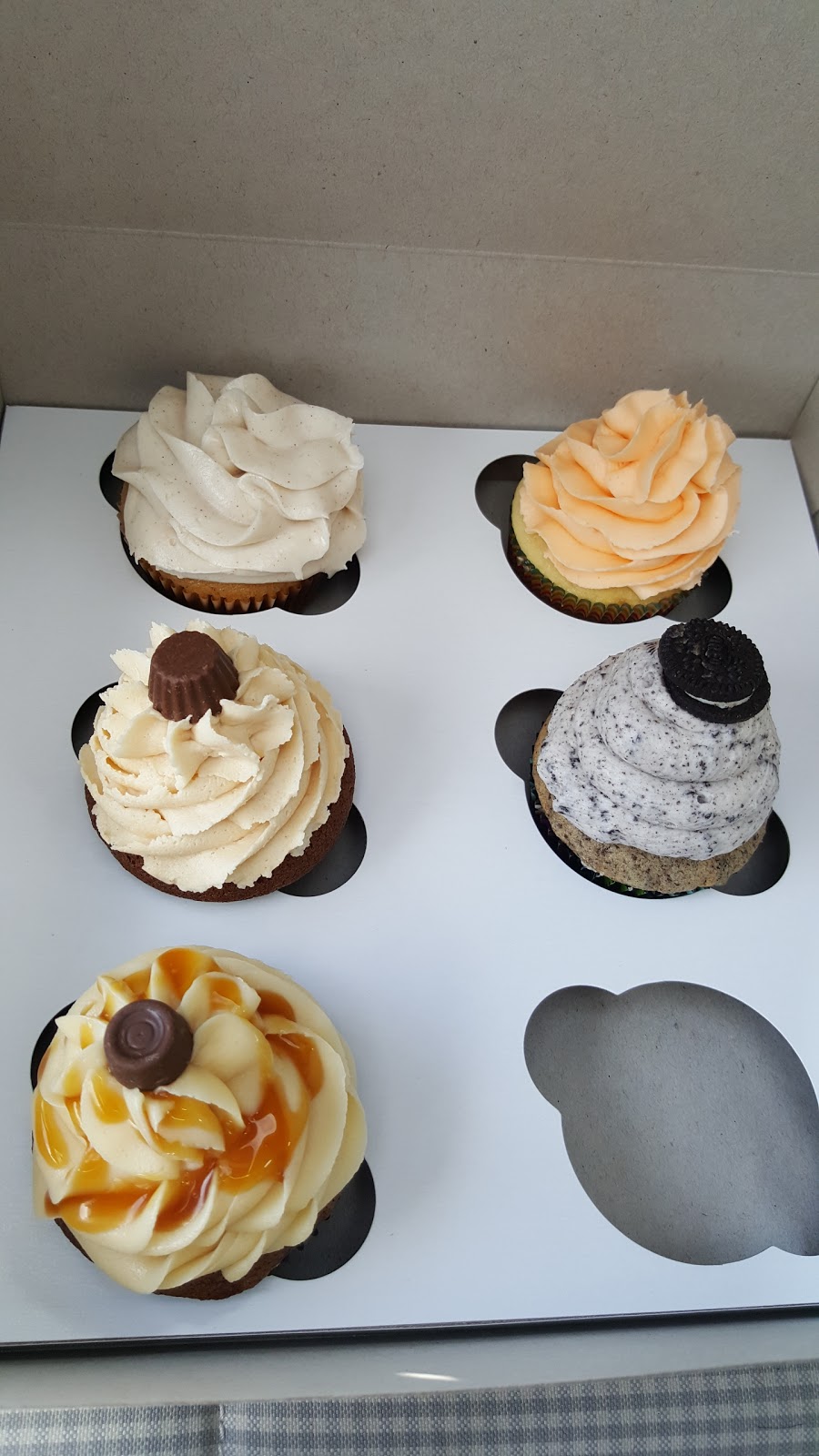 Village Cupcakery | 15 Main St N, Uxbridge, ON L9P 1J7, Canada | Phone: (905) 862-4043